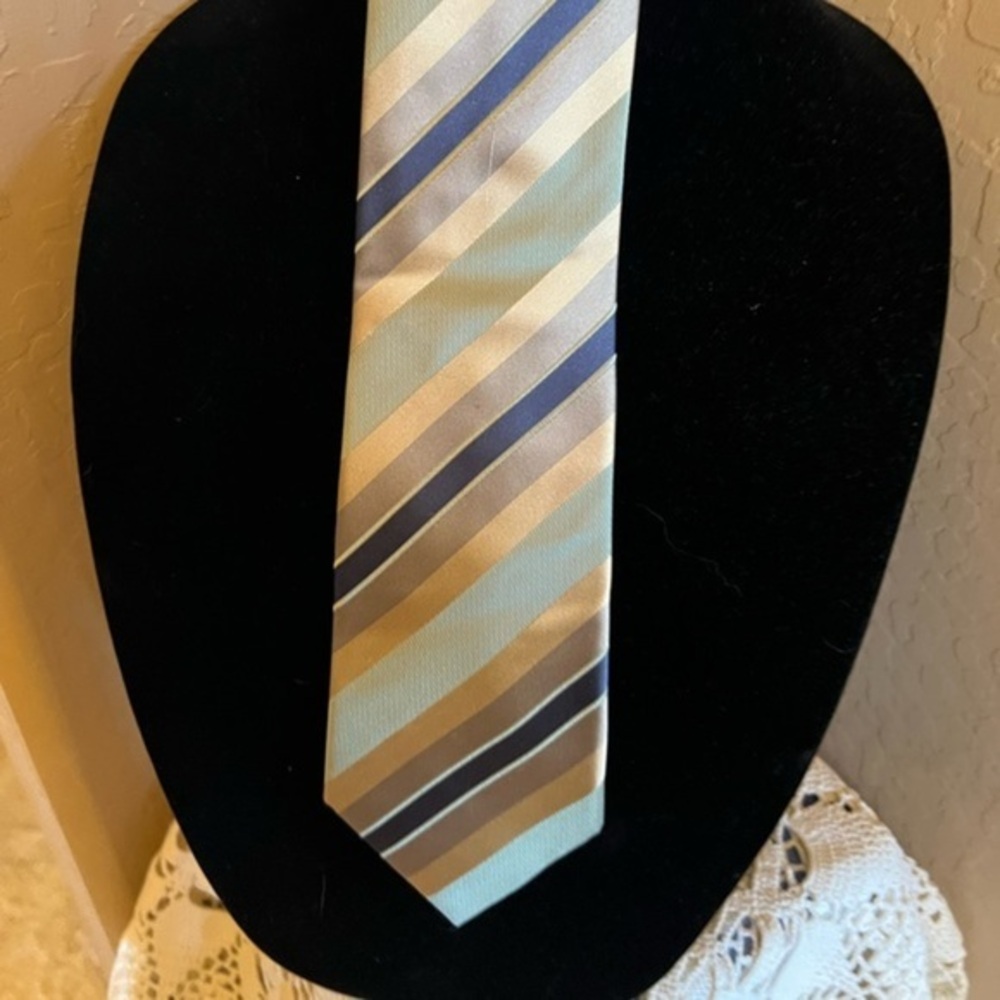 Kenneth Cole New York Silk Stripe Necktie